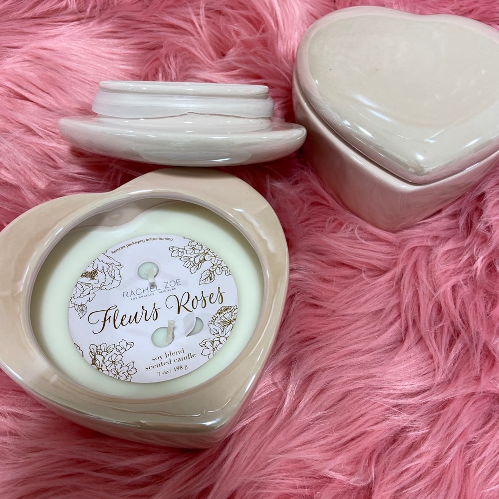 2 Light pink Glass 💕heart Soy candles